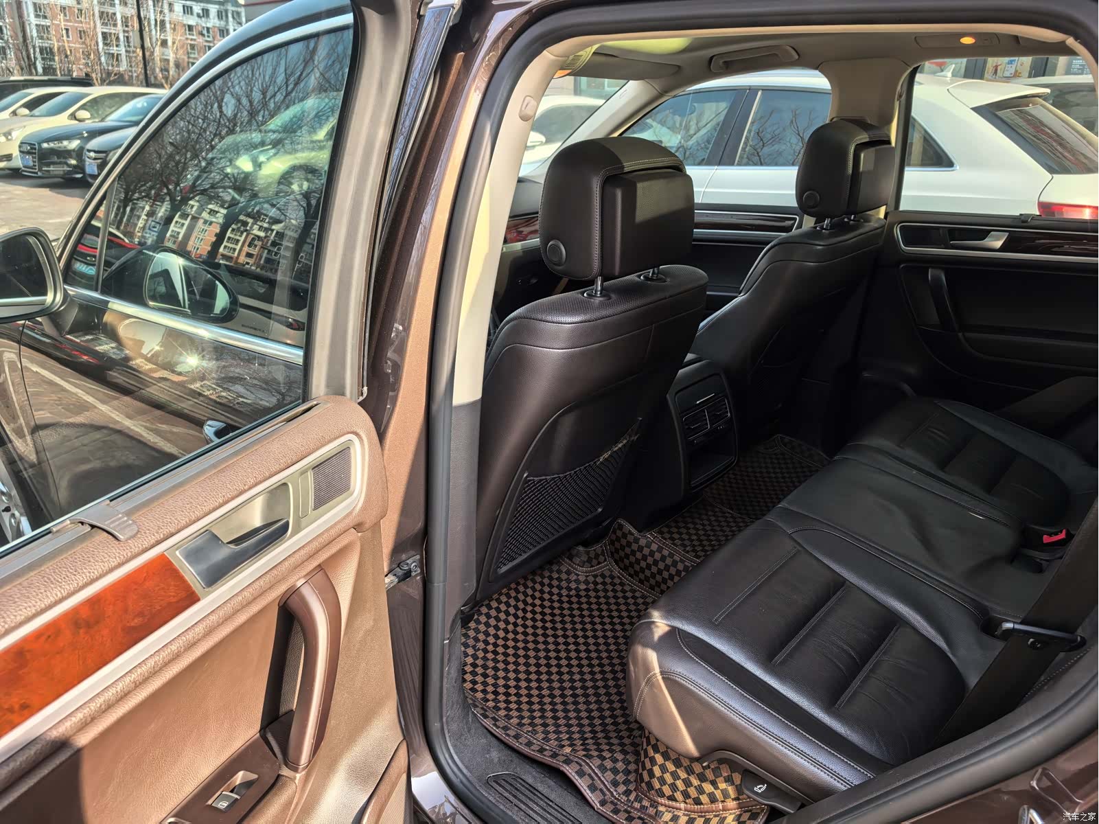 Volkswagen Touareg, 2015 11