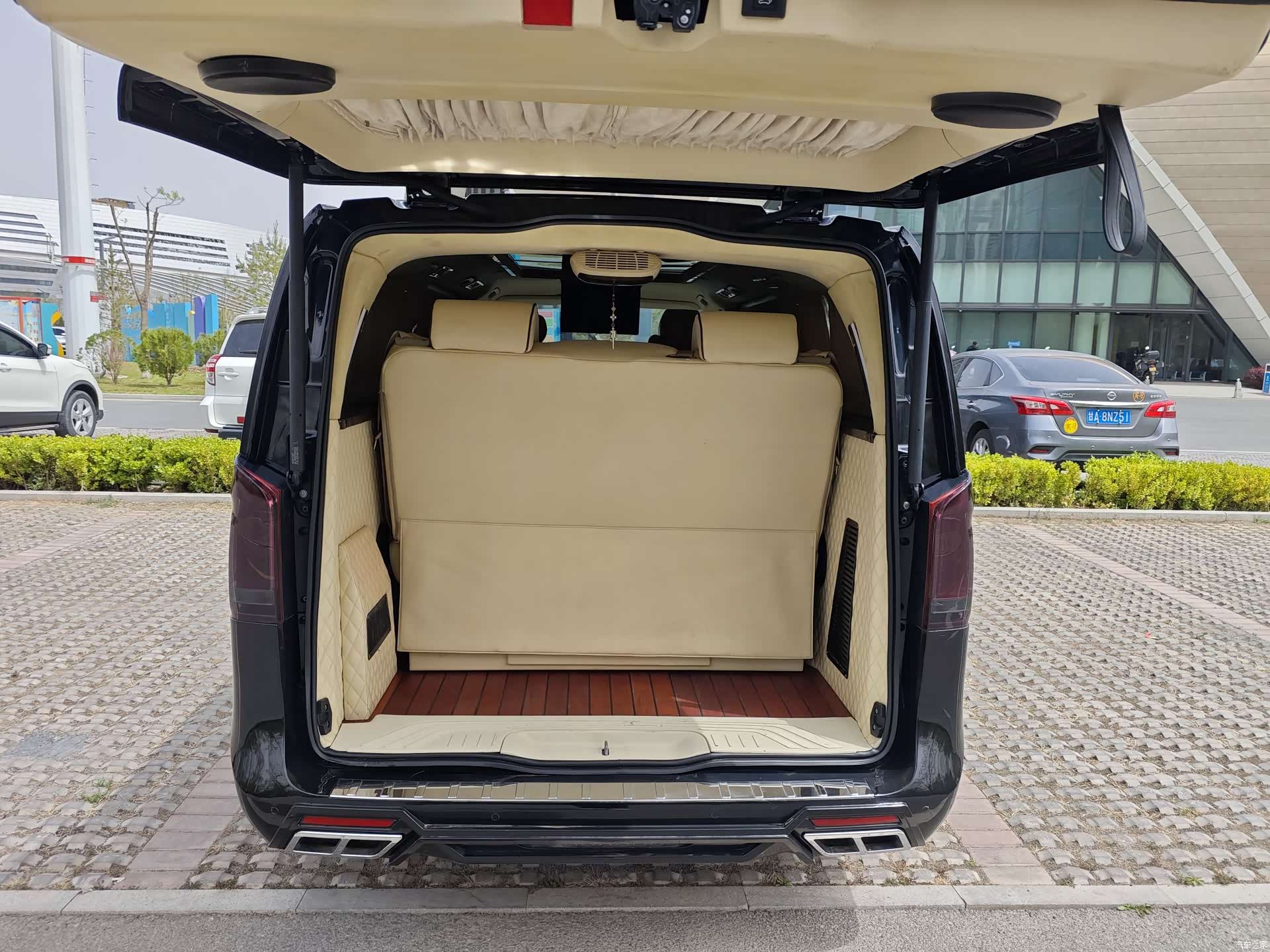 Mercedes-Benz VI, 2019 23