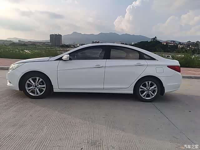 Hyundai Sonata, 2011 6