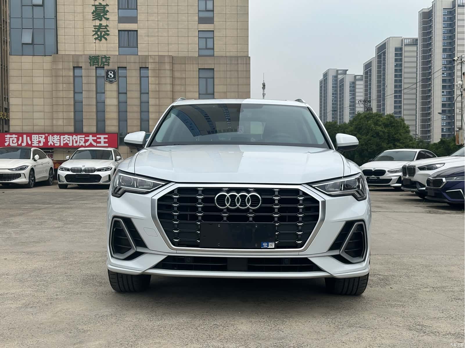 Audi Q3, 2023 2