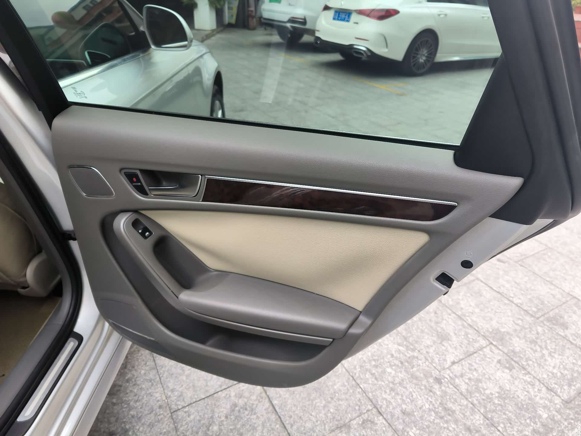 Audi A4L, 2010 17