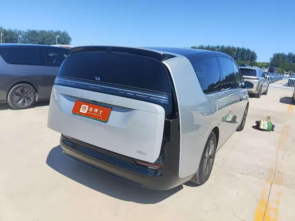Li Auto Ideal MEGA
