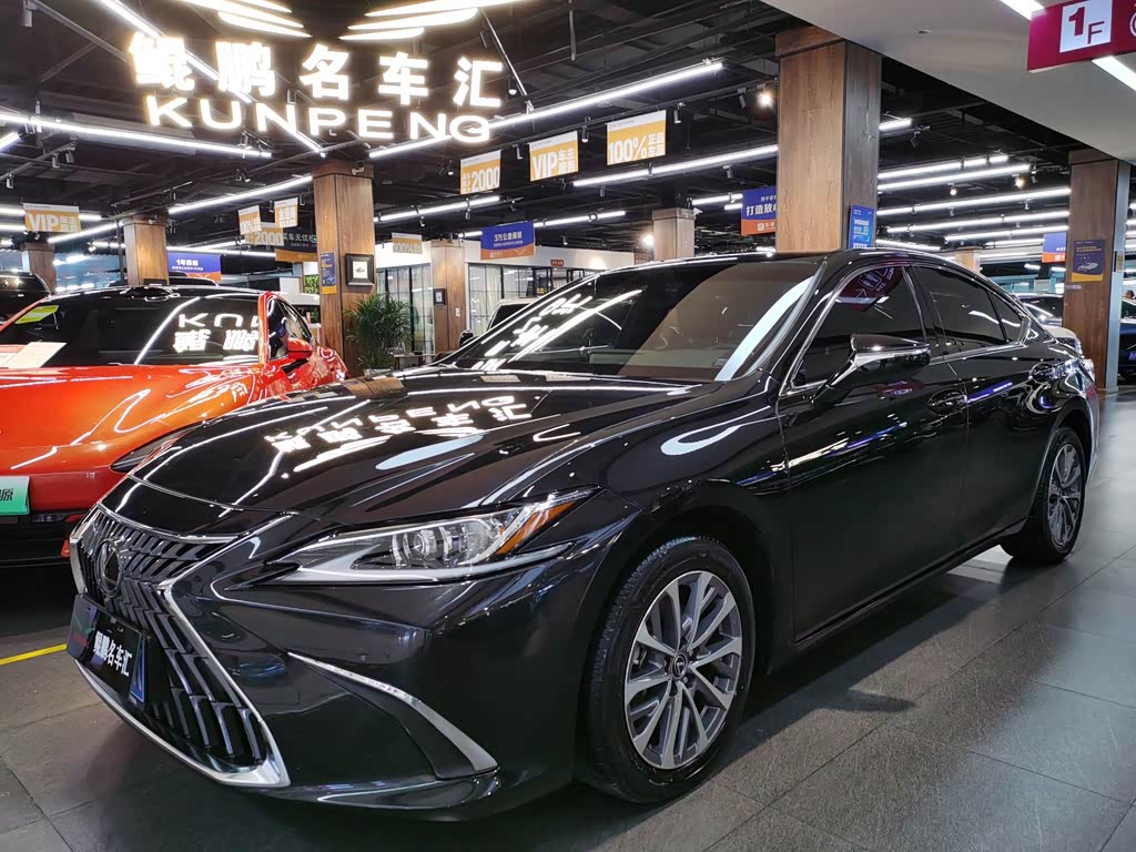 Lexus ES 2023 260