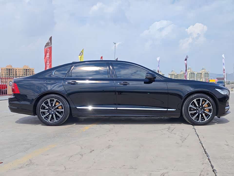Volvo S90