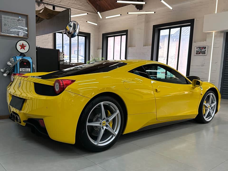 Ferrari 458