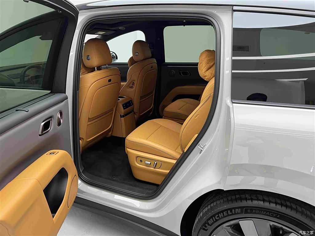 Li Auto i8, 2025 13