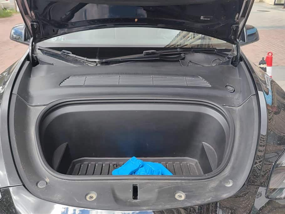 Tesla Model Y Tesla Model Y