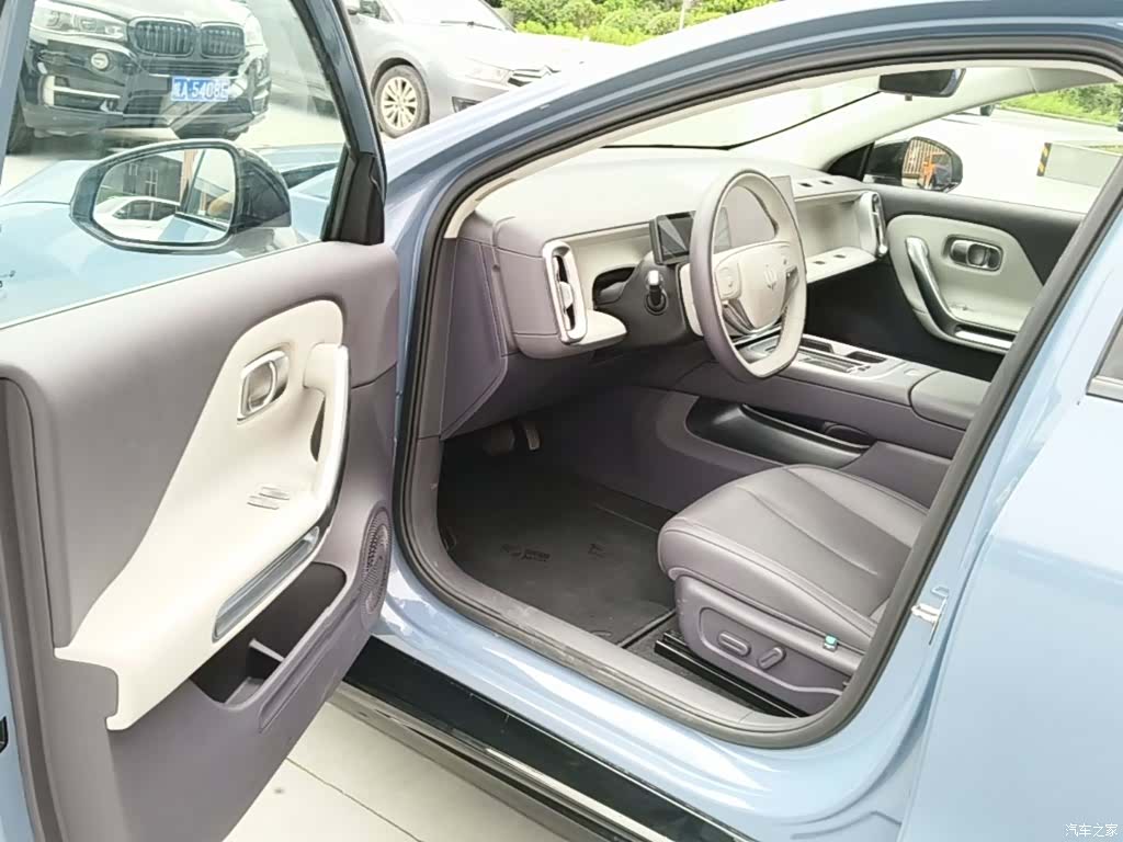Leapmotor B01, 2025 16
