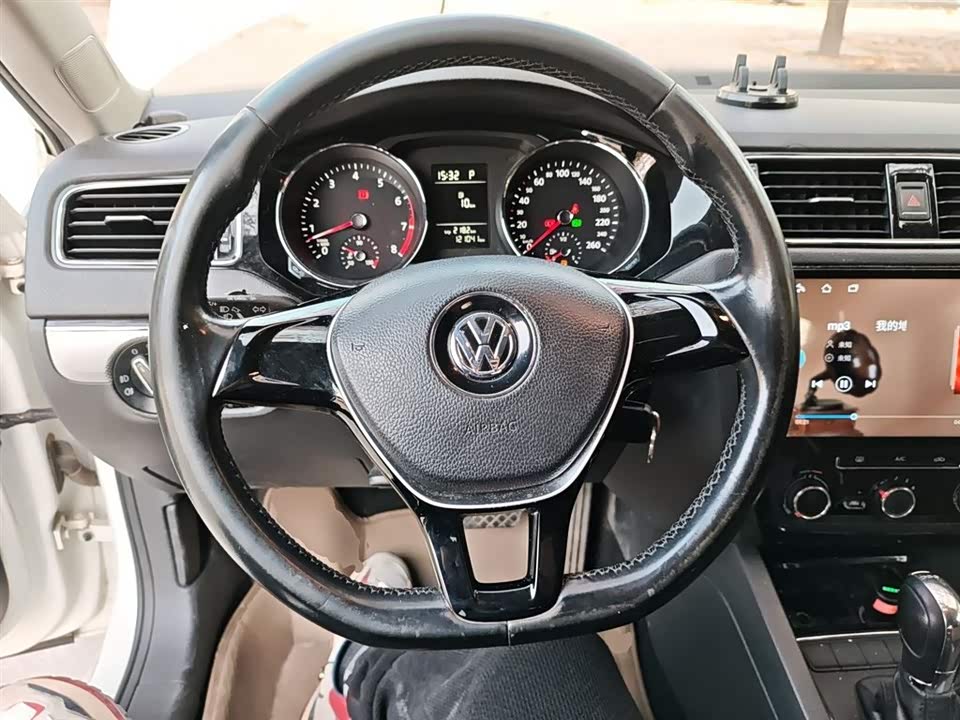 Volkswagen Sagitar
