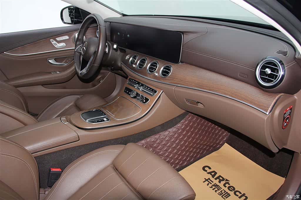 Mercedes-Benz E-Class, 2022 24
