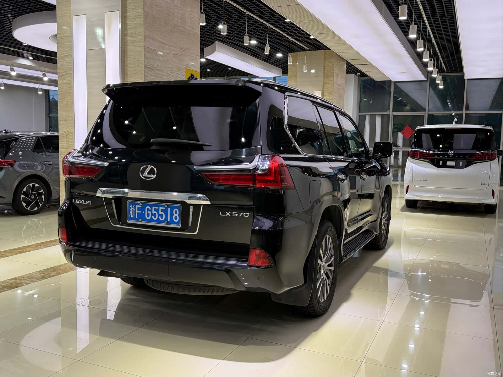 Lexus LX, 2019 3