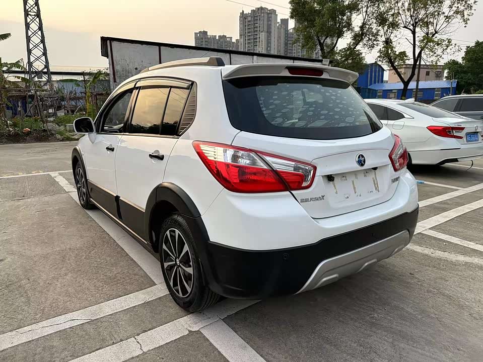 Venucia R50X