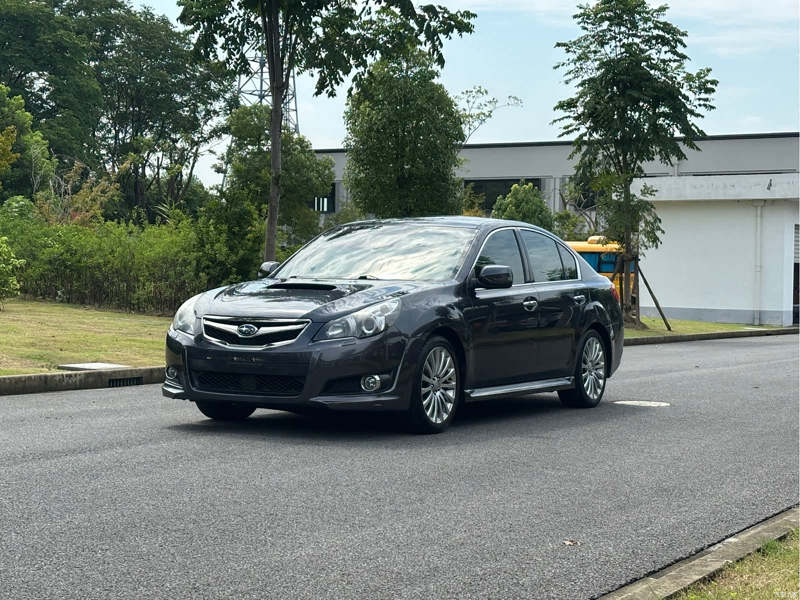 Subaru Legacy, 2011 1