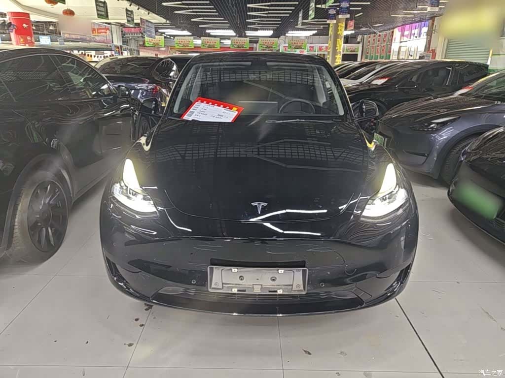 Tesla Model Y, 2022 3