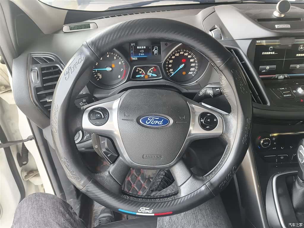 Ford Kuga, 2016 11