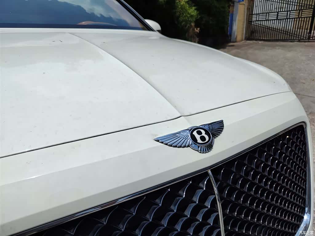 Bentley Bentayga, 2019 6