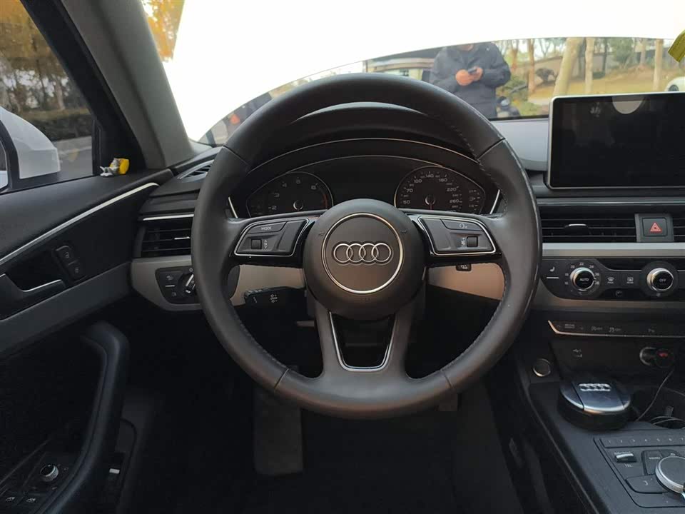 Audi A4L