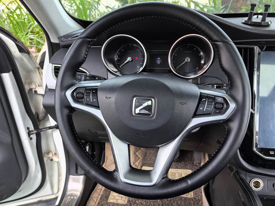 Zotye SR7