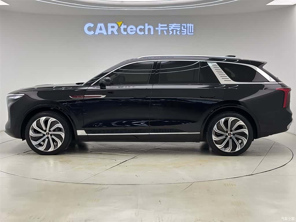 Hongqi E-HS9, 2023 7