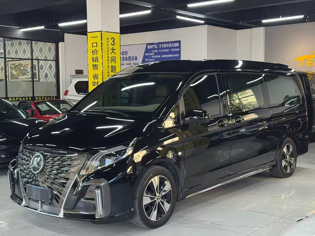Mercedes-Benz Vito 2023 2.0T 7 мест