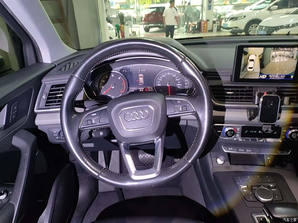 Audi Q5L, 2019 11