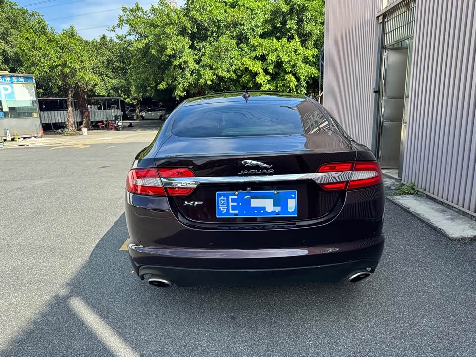 Jaguar XF