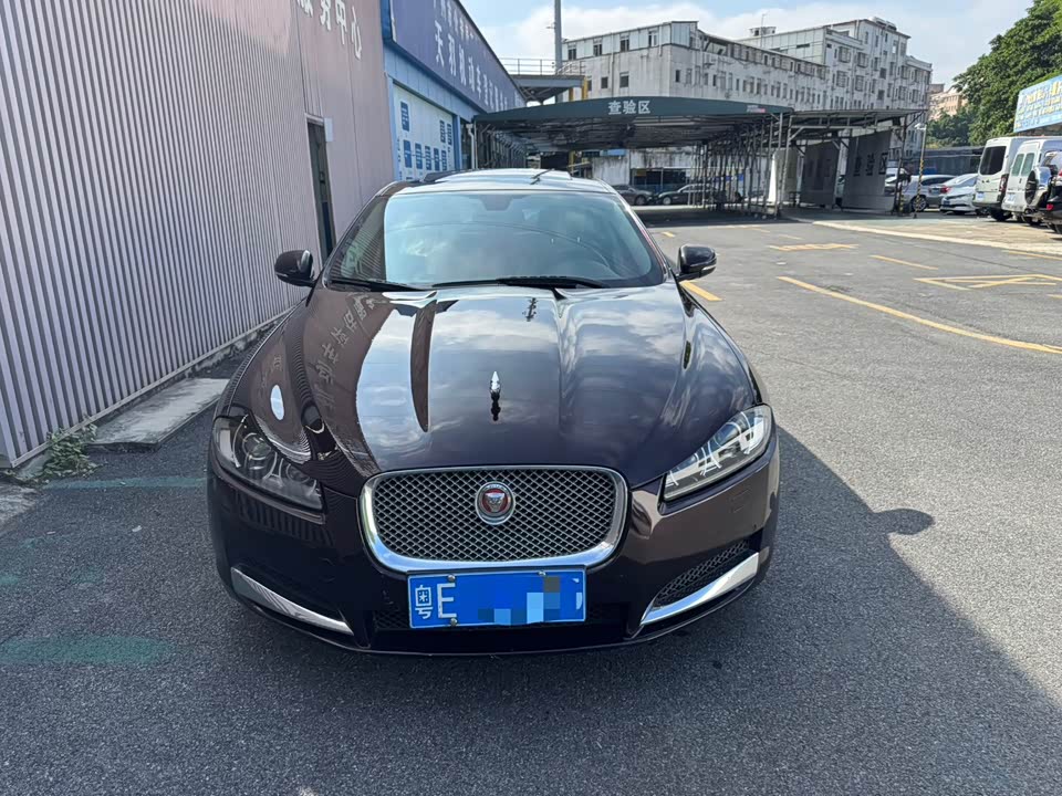 Jaguar XF