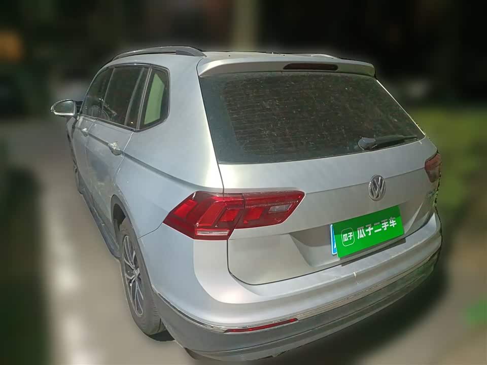 Volkswagen Tiguan L