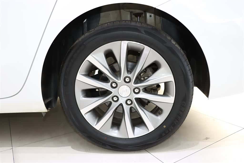 Buick GL6, 2019 20