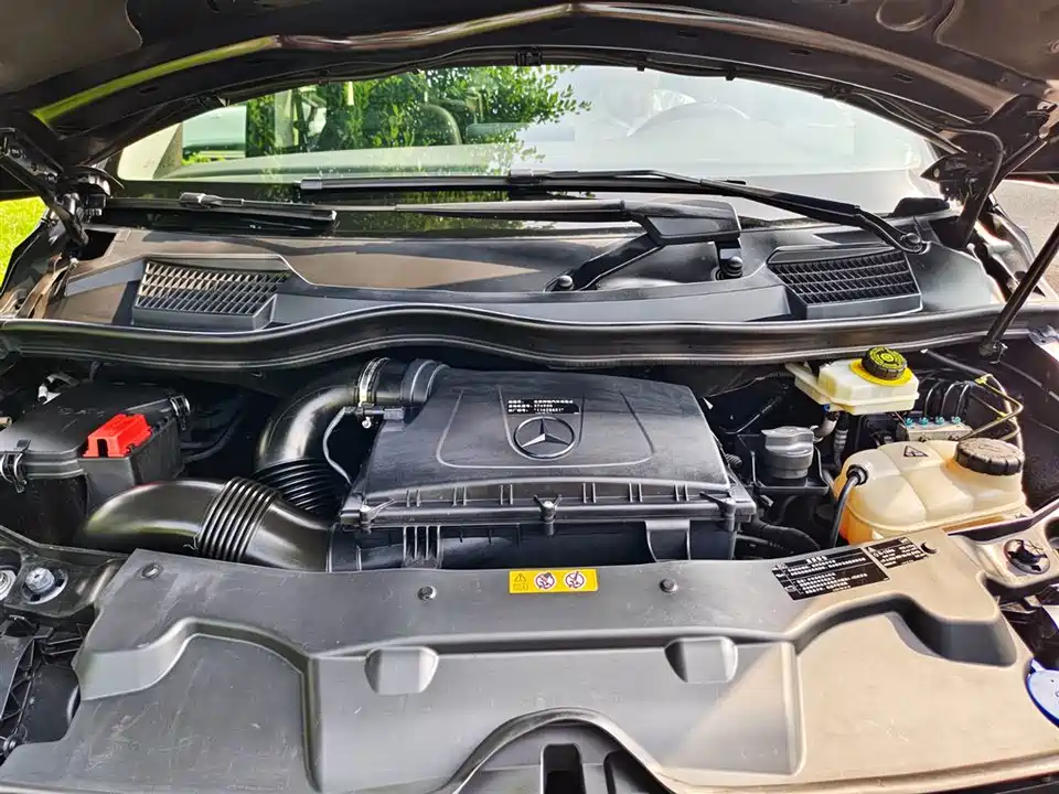 Mercedes-Benz V-class