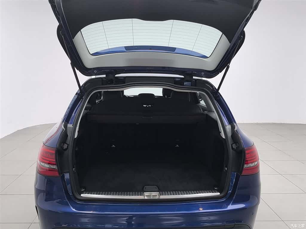 Mercedes-Benz C-Class, 2019 16
