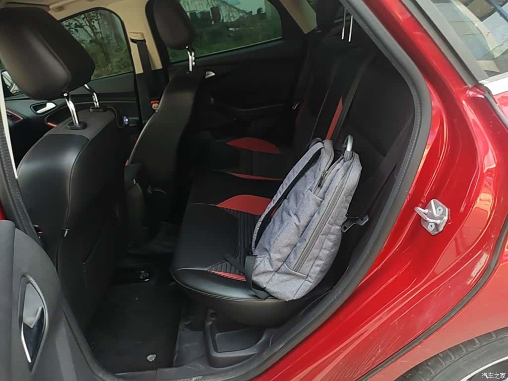 Ford Focus, 2021 13