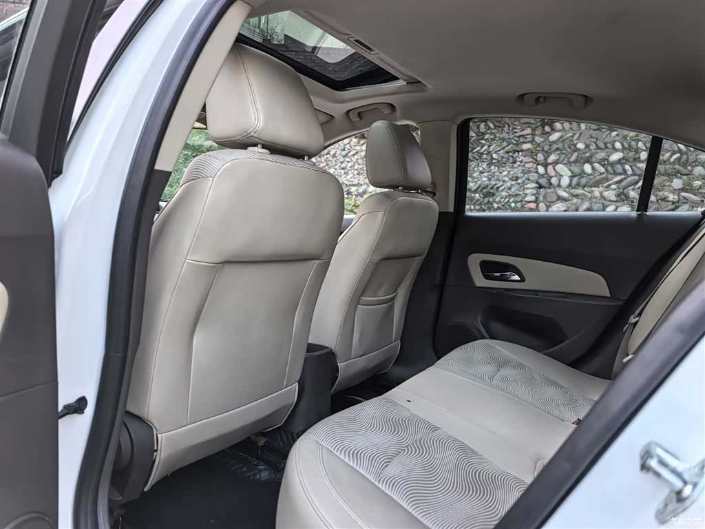 Chevrolet SE, 2016 15