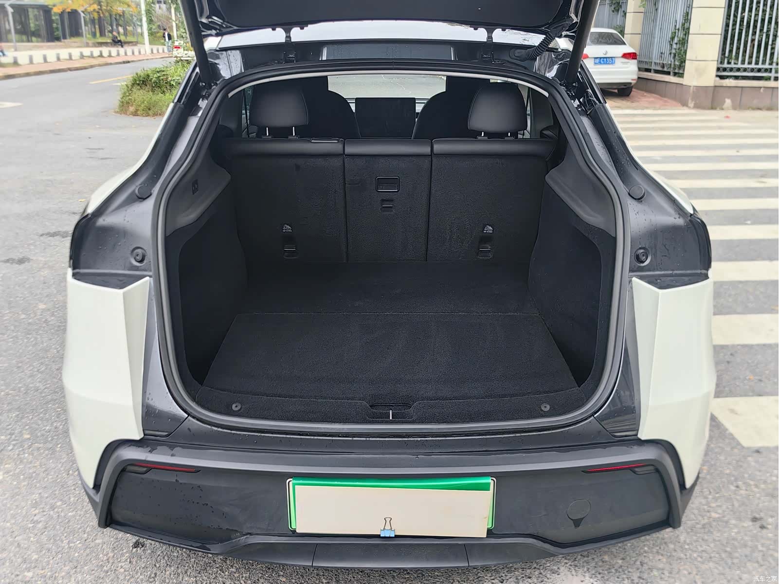 Tesla Model Y, 2025 8