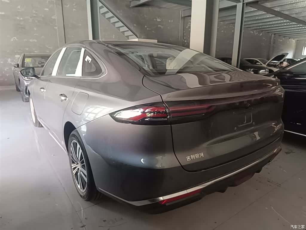 Geely 6, 2026 все фото