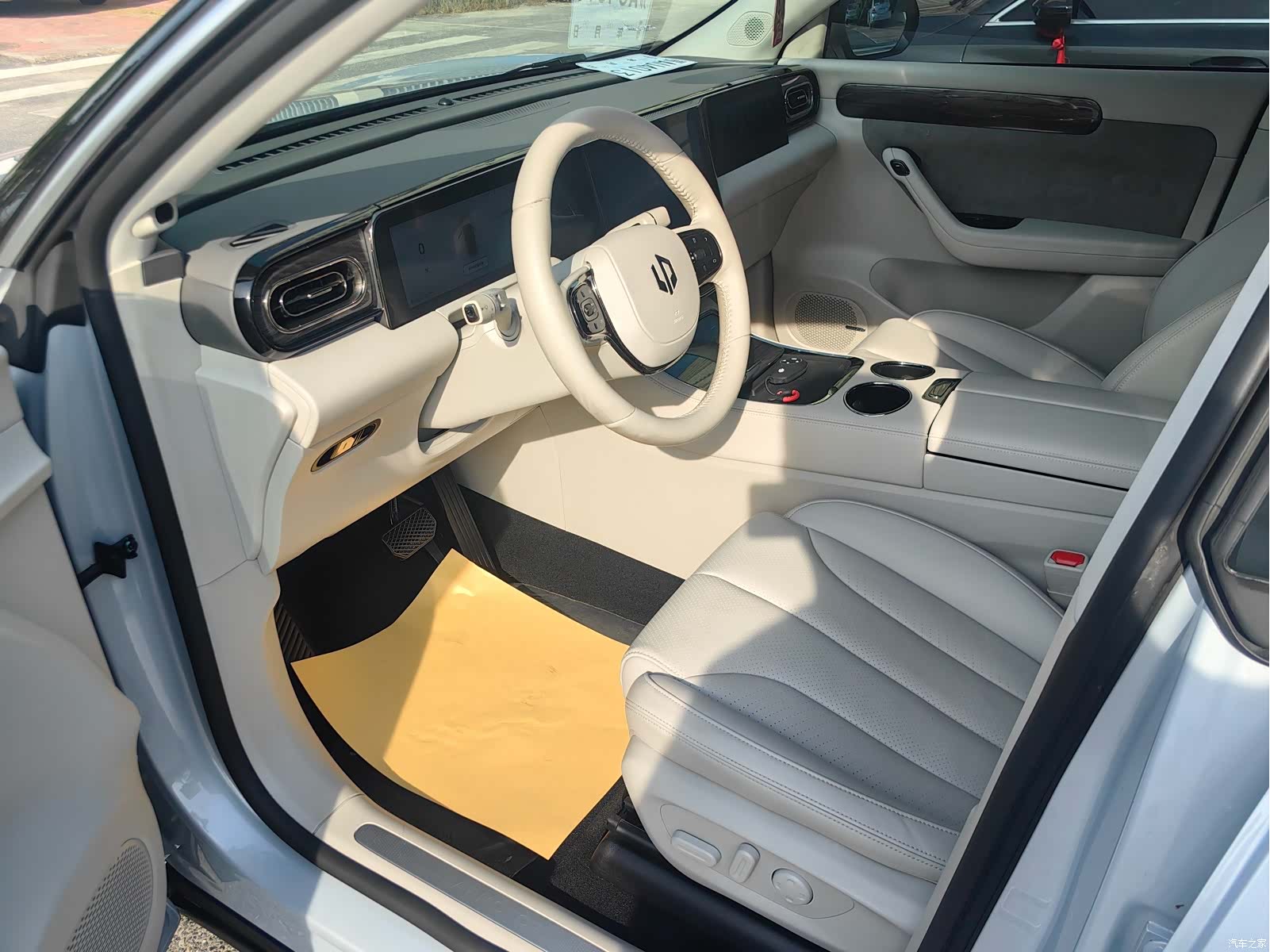 Leapmotor C11, 2022 4