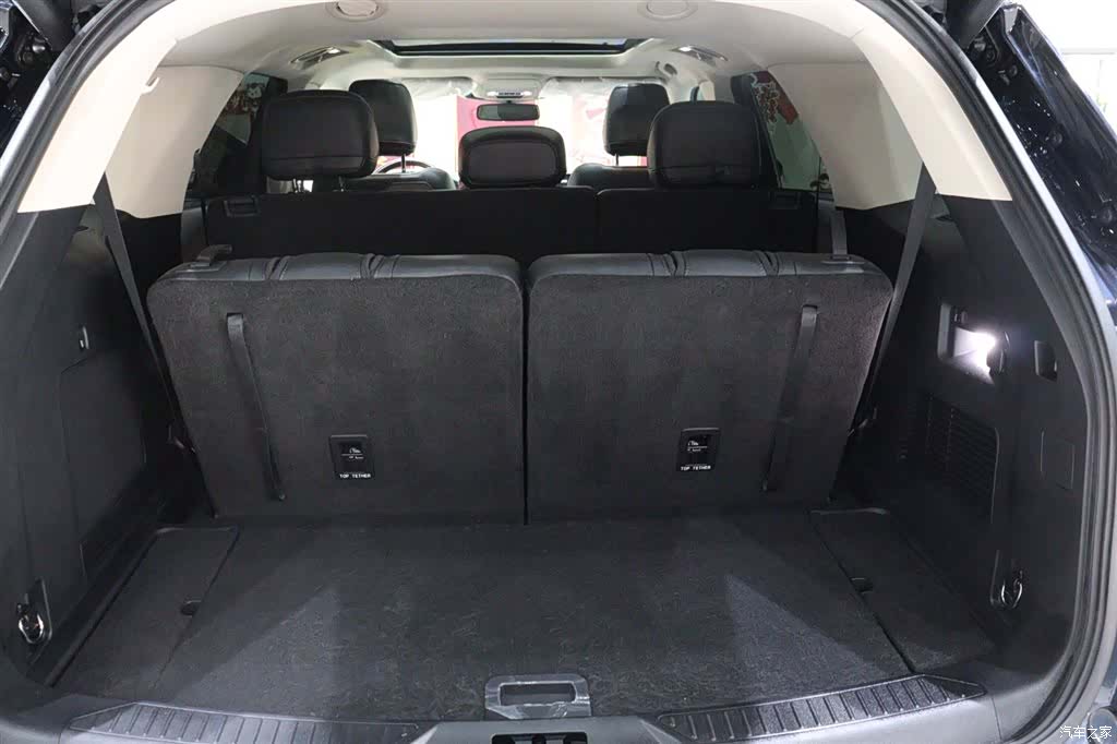 Ford Explorer, 2023 26
