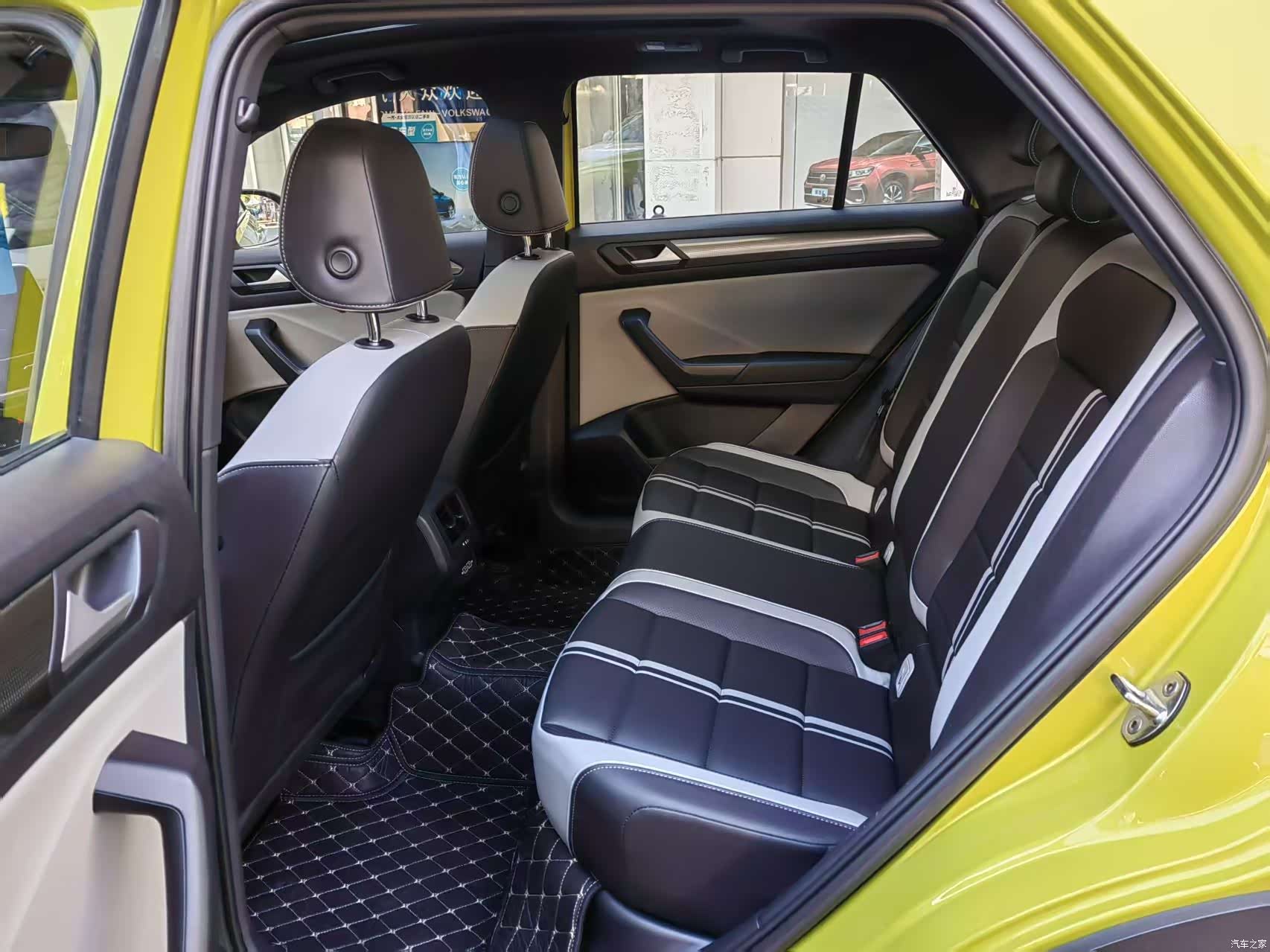 Volkswagen T-ROC, 2023 11