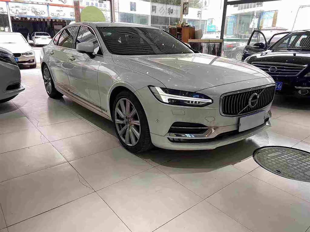Volvo S90