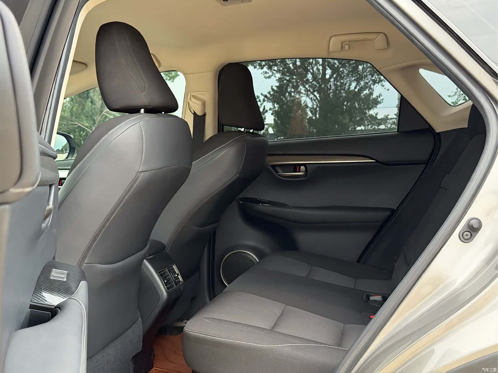 Lexus NX, 2021 14