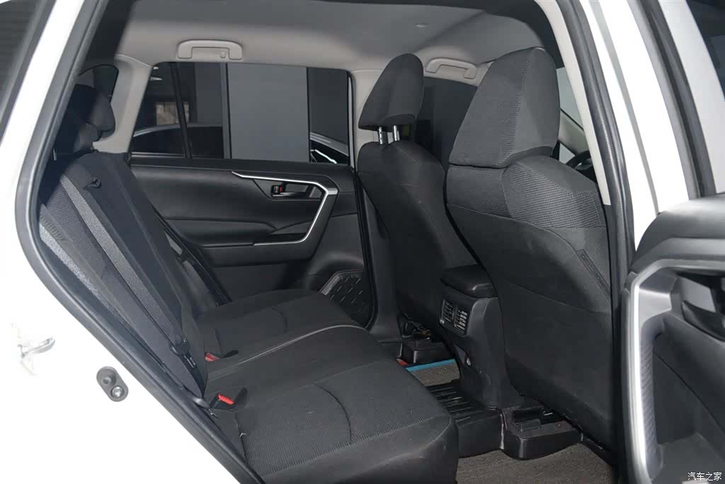 Toyota RAV4, 2022 14