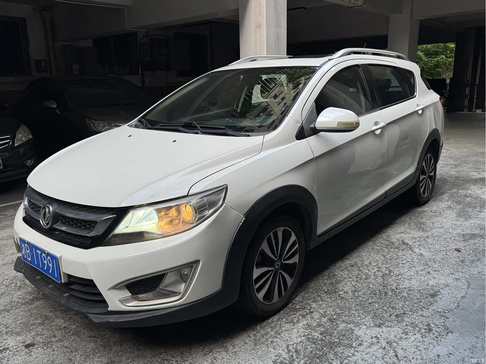 DongFeng AX3, 2016 3
