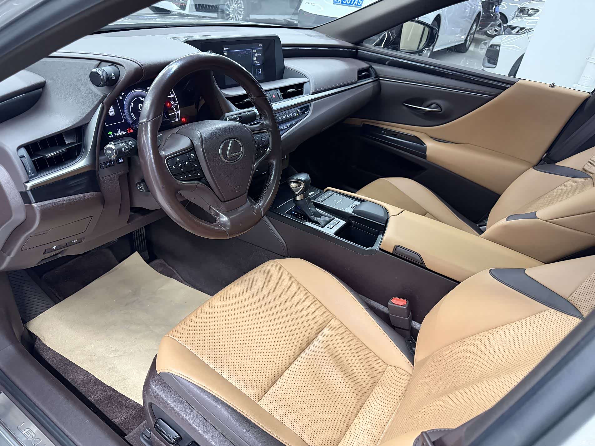 Lexus ES, 2020 14