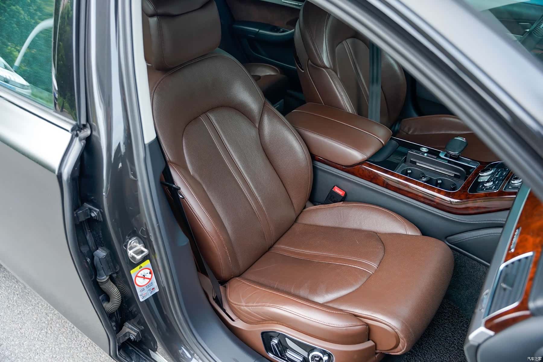 Audi A8L, 2012 7
