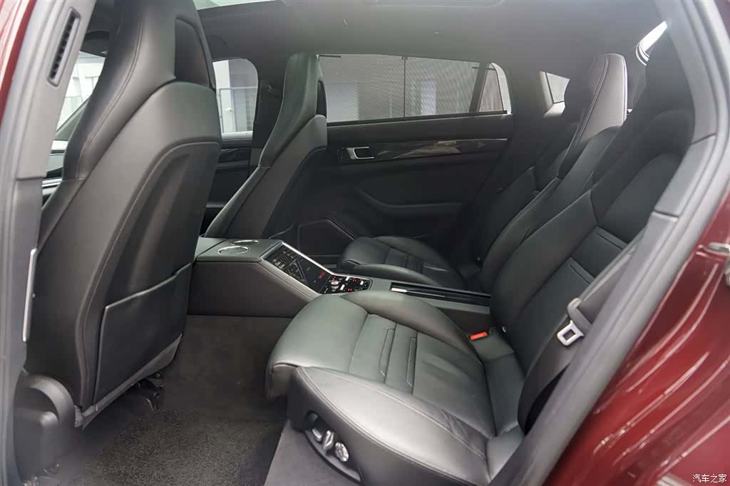 Porsche Panamera, 2018 11