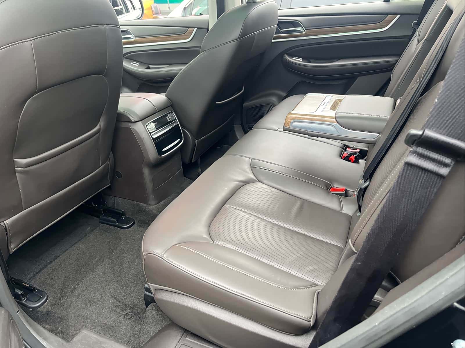 Roewe RX8, 2021 6