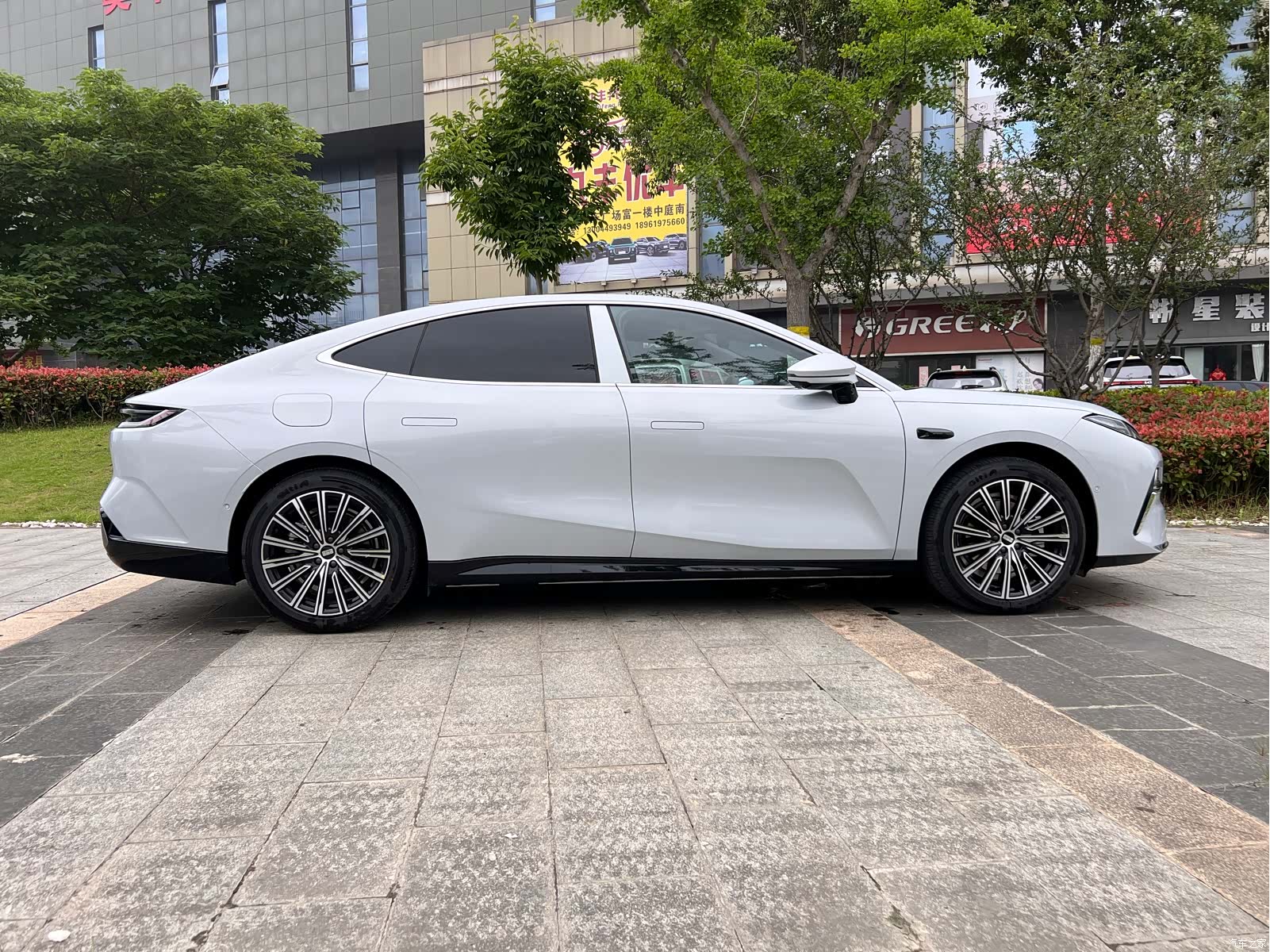 Geely 8, 2025 7
