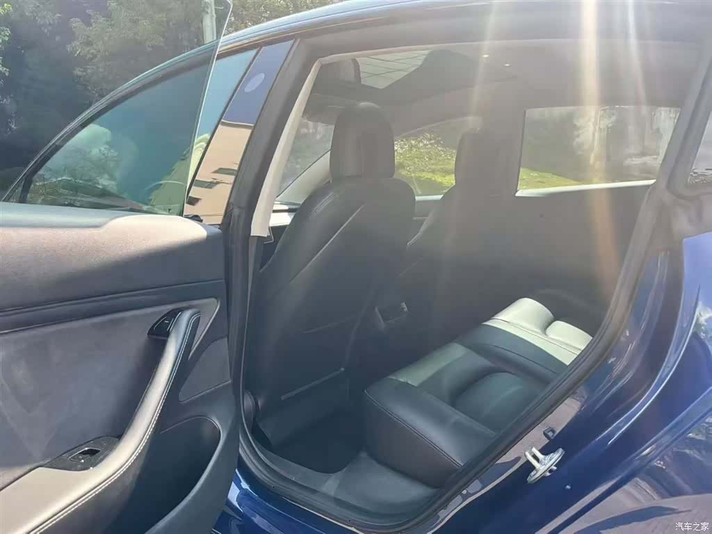 Tesla Model 3, 2020 9