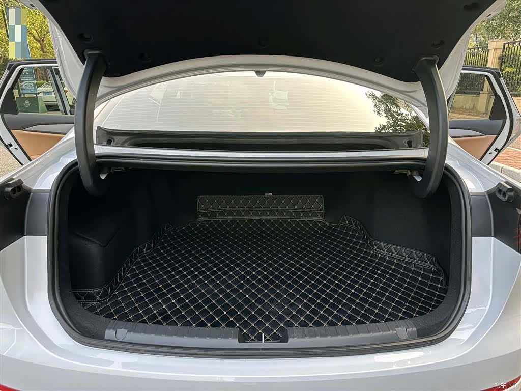 Geely A7, 2025 13