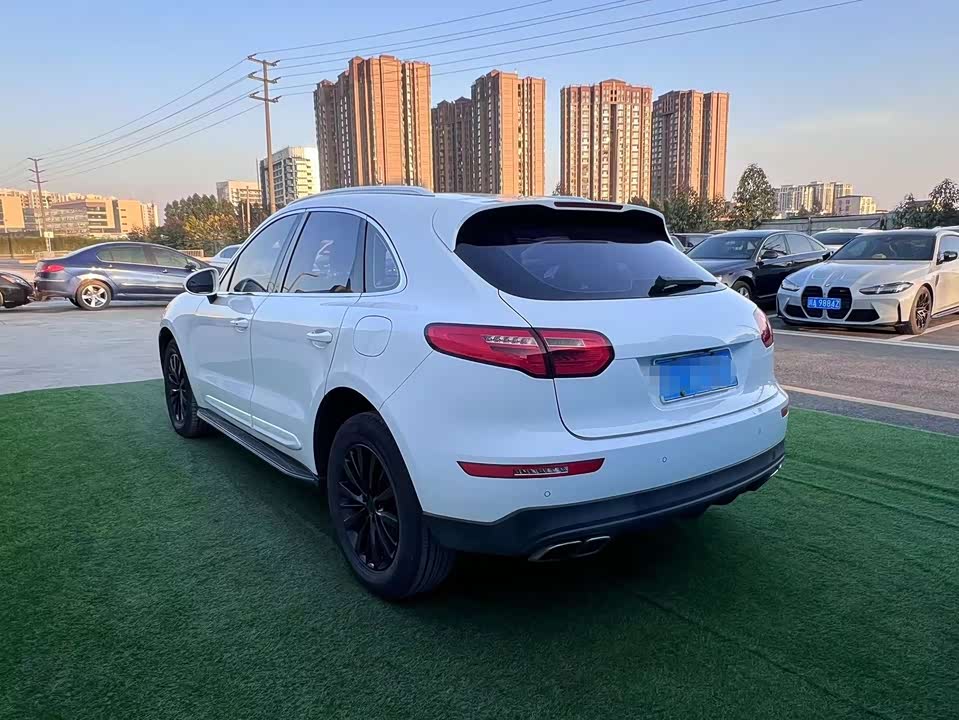 Zotye SR9